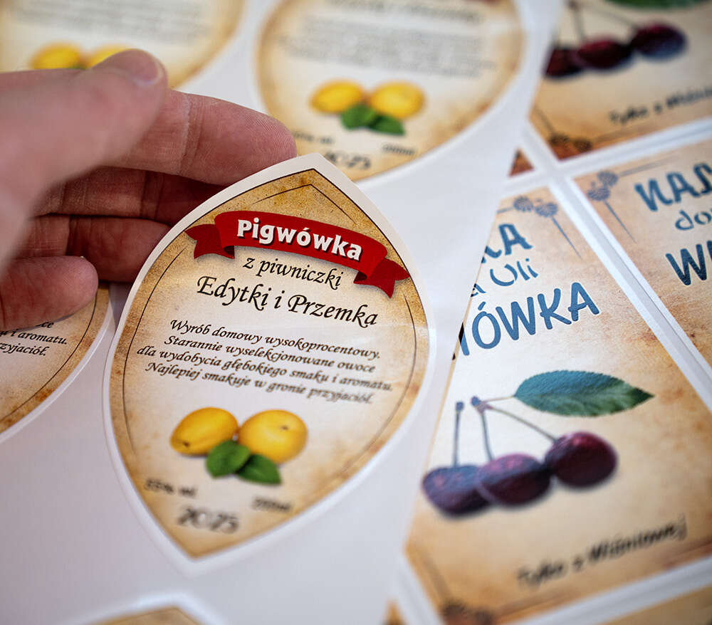 2 etykiety na nalewkę - z pigwy, wiśniówka